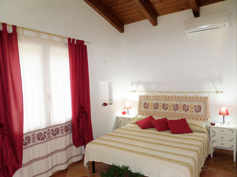 Murta apartment's double bedroom