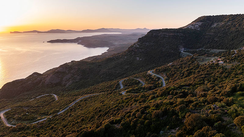 Le case di PalaEntone e la natura che le circonda