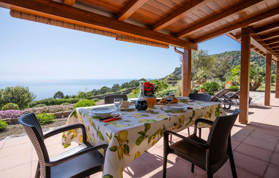 La vista mare dalla veranda di Casa Lantana