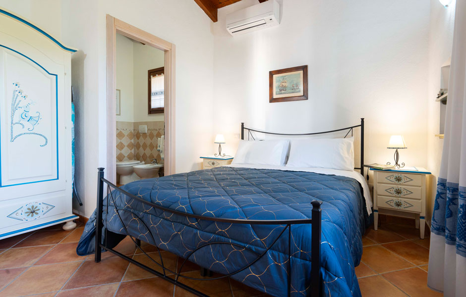 Camera da letto matrimoniale con bagno in camera (Appartamento Chessa)